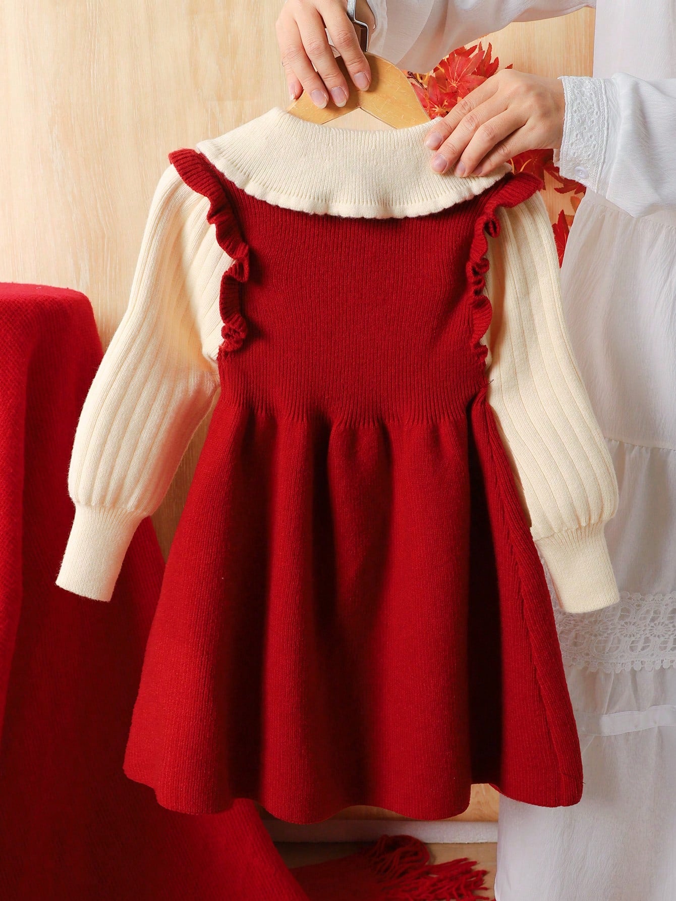 Vestido Suéter/ Decote Peter Pan, Laço Decorativo