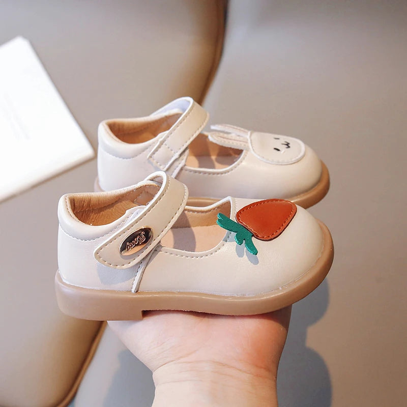 Sapato Infantil Feminino Clássico - Coelhinho Fofo e Cenoura