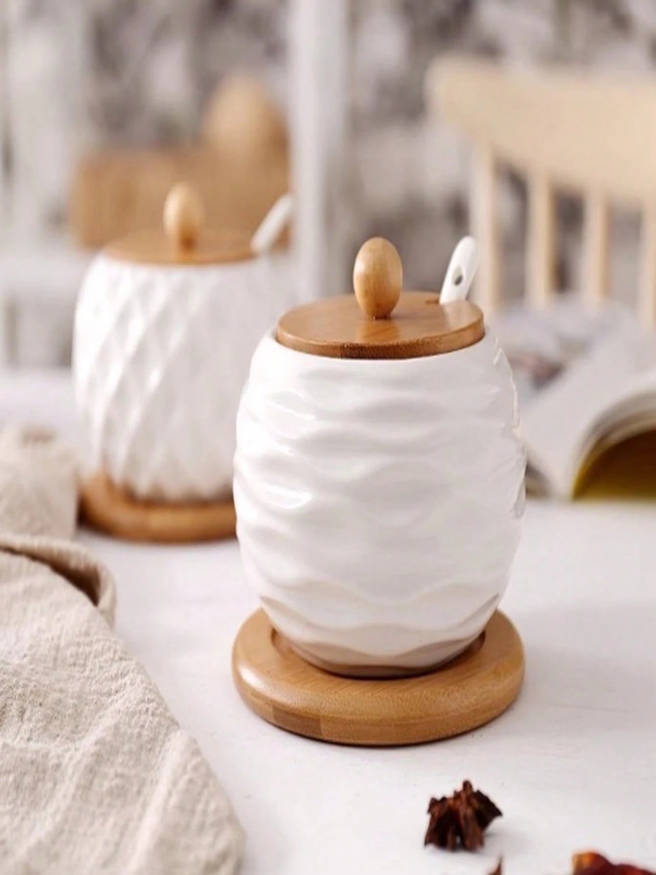 Kit Com 2 Peças Porta Mantemento em Cerâmica com bandeja colher de bambu