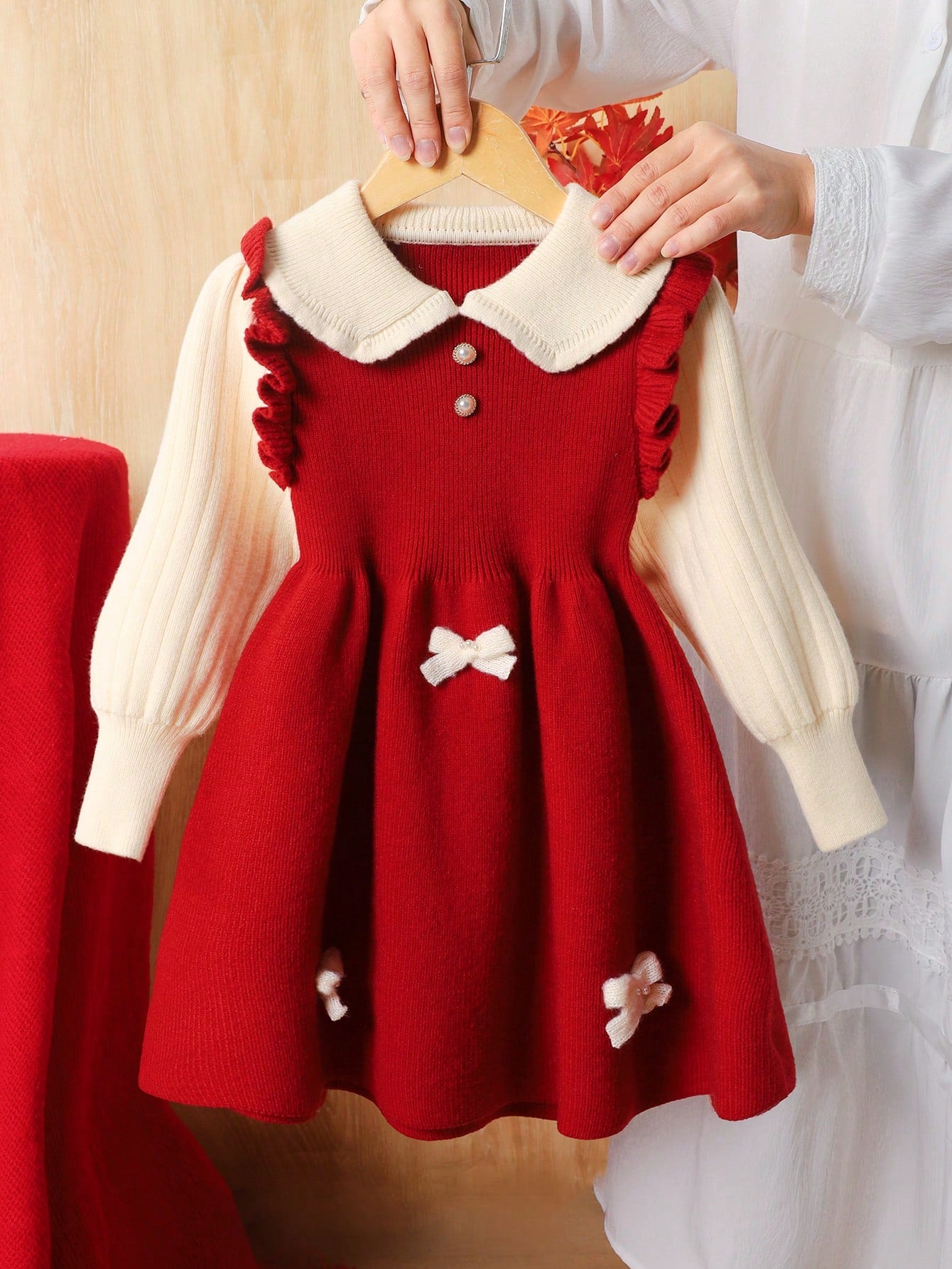 Vestido Suéter/ Decote Peter Pan, Laço Decorativo