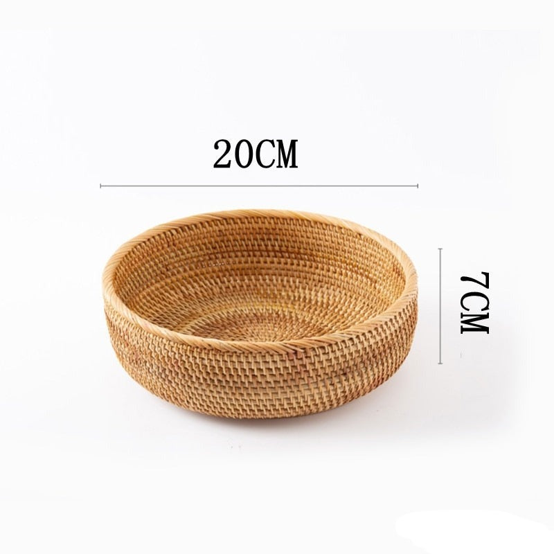 cesta de rattan, organização de casa, decoração de interiores, sofisticação, elegância, produto artesanal.